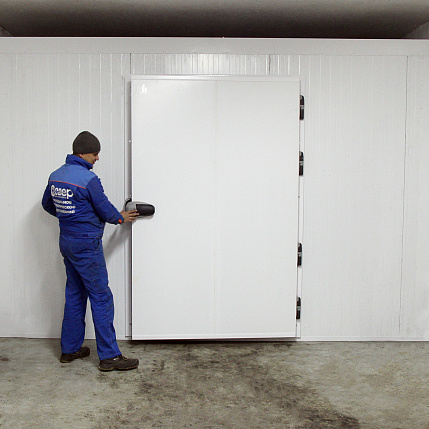 Продажа и монтаж холодильных, маятниковых и технологических дверей Продажа и монтаж холодильных, маятниковых и технологических дверей